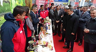 Ezine'de 3. Gıda, Hayvancılık ve Tarım Teknolojileri Festivali'ne yoğun ilgi