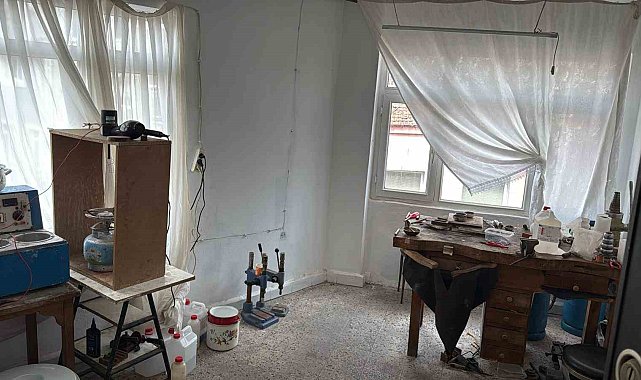 Fatih'te sahte altın imalatına operasyon: 1 kişi yakalandı