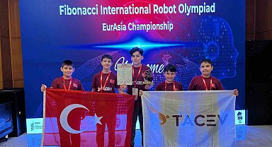 Fibonacci Uluslararası Robot Olimpiyatları'nda ilk 3'e girmek için mücadele ettiler