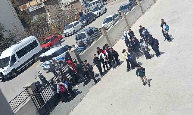 Gaziantep'te lise önünde kurusıkı tabancalı saldırı paniği