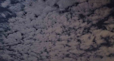 Geceyi aydınlatan doğa şöleni: Elazığ'da eşsiz bulut manzarası