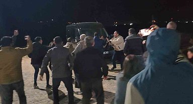 Gülistan Doku soruşturmasında Tunceli Adliyesi önünde arbede