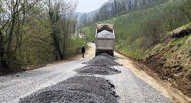Gümüşova'da köy yolları yenileniyor