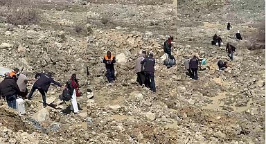 Hakkari-Van yolunda Jandarma ve AFAD'dan geçiş desteği