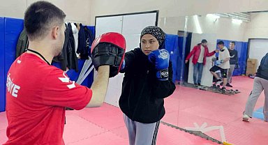 Hasköy'de boks yapan tek kızın en büyük destekçisi babası oldu