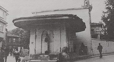 İBB 300 yıllık tarihi çeşmeyi mermer yığınına çevirdi