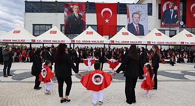Iğdır'da 23 Nisan coşkusu: Özel bireylerden duygulandıran gösteri