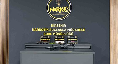 İkamete operasyon: Uyuşturucu ve silah ele geçirildi