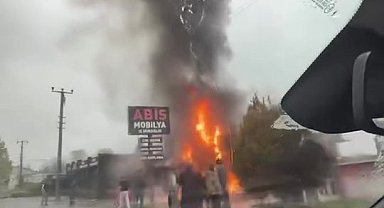 İş yeri alevlere teslim oldu