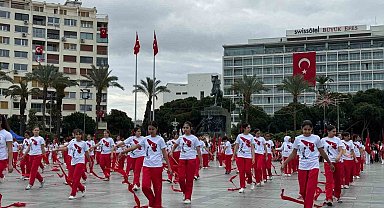 İzmir'de 23 Nisan coşkusu
