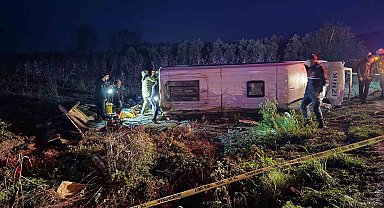 İznik'de feci kaza; 12 yaralı 1 ölü