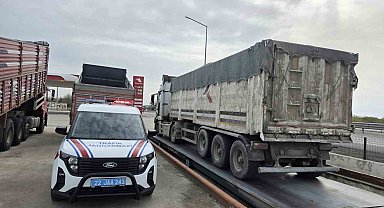 Jandarmadan tonaj uygulaması: 2 araca 120 bin lira ceza kesildi