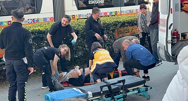 Kaldırıma çıkan araç yayayı ezdi