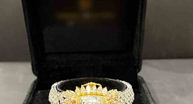 Kapalıçarşı'da düzenlenen operasyonda 3 milyon dolar değerinde 80 karat pırlanta yüzük ele geçirildi