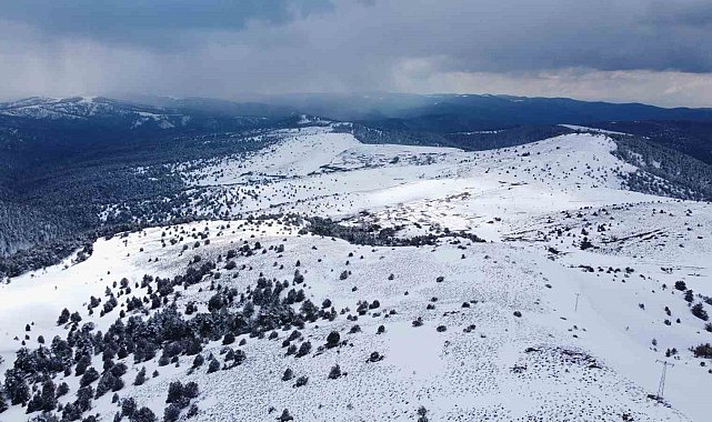 Kar manzarası için 2 bin 77 metreye çıkıyorlar