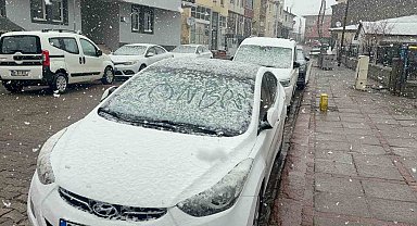 Karlıova'da nisan karı etkili oldu