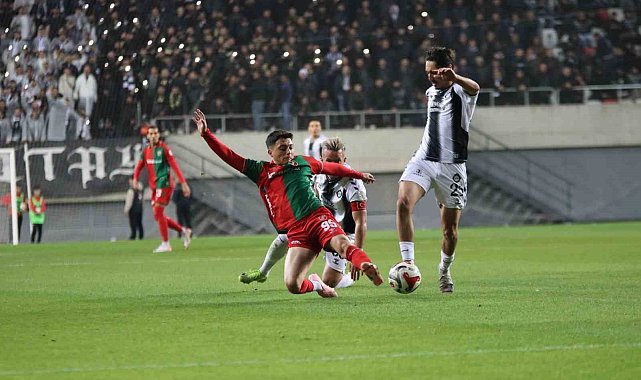 Karşıyaka'nın 20 yaşındaki yıldızı Berat Şahin parlıyor