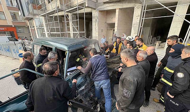 Kastamonu'da ekmek taşıyan fırın araçları çarpıştı: 3 yaralı