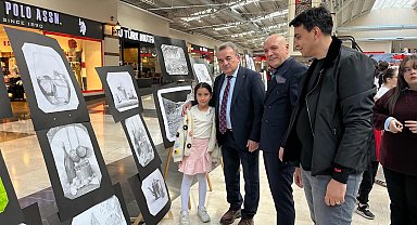 Kaymakam Öztürk sergi açılışına katıldı