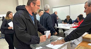 Kırklareli'nde Bulgaristan seçimleri için çifte vatandaşlar sandık başına gitti