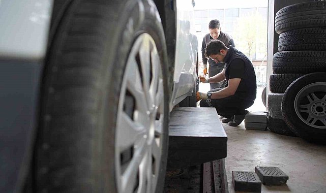 Kış lastiği zorunluluğu bitti, değişim mesaisi başladı: "Sıcaklar artmadan yaz lastiklerine geçiş yapılmalı"