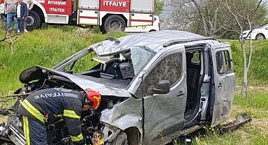 Kontrolden çıkan otomobil tarlaya girdi; 4 yaralı