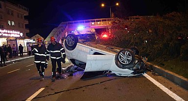 Köpeğe çarpmamak için manevra yapınca takla attı: 2 yaralı