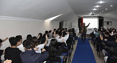 Köyceğiz'de 'Sağlıklı Gençlik' semineri