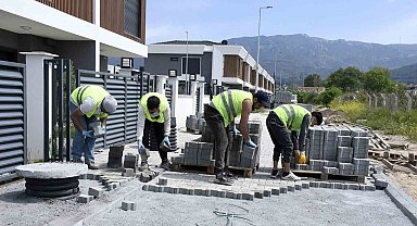 Kuşadası Belediyesi'nden Davutlar Mahallesi'ne kesintisiz hizmet