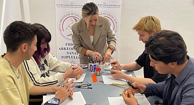 Kütahya Dumlupınar Üniversitesi'nde Arkeolojik Çizim Teknikleri Atölyesi düzenlendi