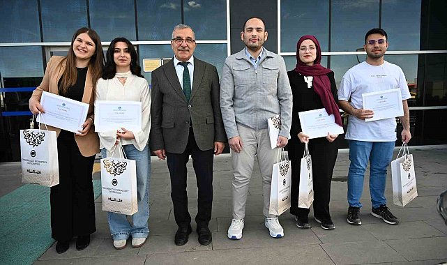 Kütüphane Haftası'nda kitap tutkunları ödüllendirildi