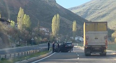 Malatya'da kontrolden çıkan otomobil takla attı