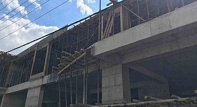 Mardin'de elektrik akımına kapılan inşaat işçisi 3. kattan düşerek ağır yaralandı