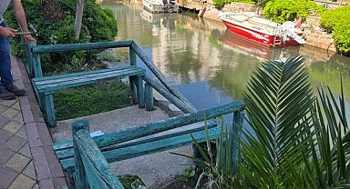 Marmaris'te ahşap korkuluklara zarar veren şahıslar tespit edilecek