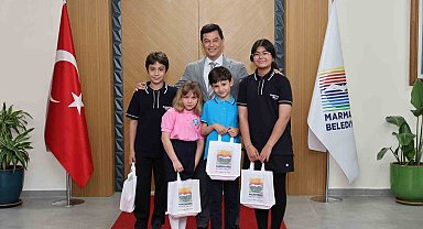 Marmaris'te minik başkanlar koltuğu devraldı