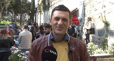 Mattia Ahmet Minguzzi'nin ailesi, doğum günü olan 23 Nisan'da çocuklarının mezarını ziyaret etti