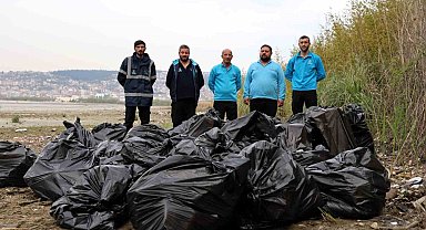 Mavi Takım'dan sahilde temizlik: 50 torba atık toplandı