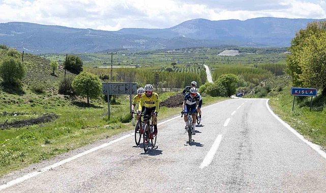 Mersin'de 120 sporcu 126 kilometrelik etapta yarıştı