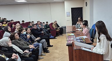 Minik yazarlardan büyük davranış: Kitaplarını sattılar, köy okuluna umut oldular