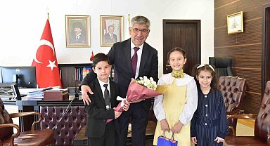 MSKÜ'de Rektörlük makamı çocuklara emanet