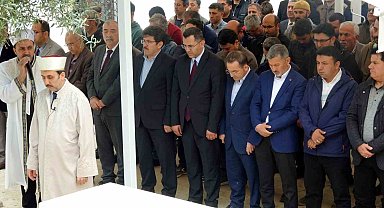 Muğla'da hayatını kaybeden öğrenciler ve öğretmen için gıyabi cenaze namazı kılındı