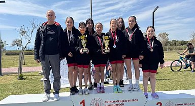 Nazillili öğrenciler Türkiye finallerinde kürsüye çıktı