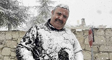 Nisan ayı ortasında Aksaray'da kar yağışı devam ediyor