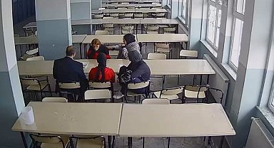 Öğrencisini Heimlich manevrasıyla kurtardı