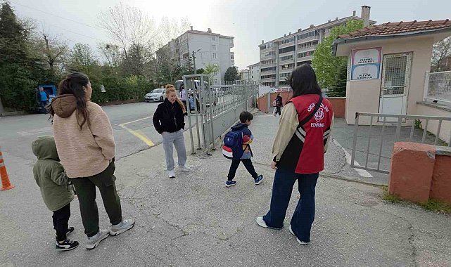 Okul önlerinde sıkı denetim