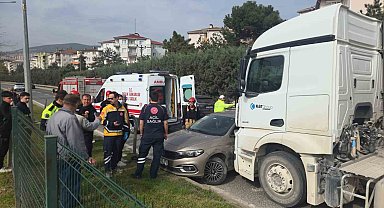 Önüne kattığı otomobili sürükledi