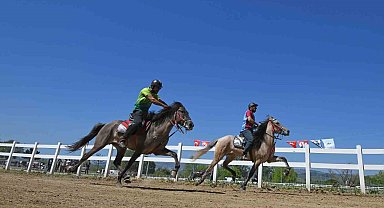 Osmangazi'de Geleneksel Rahvan At Koşusu coşkusu