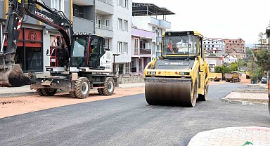 Osmangazi'den Hamitler'e 300 tonluk asfalt desteği