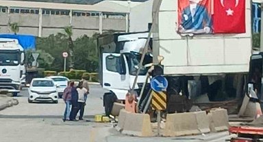 Osmaniye'de kontrolden çıkan tır gişeye çarptı: 1 yaralı