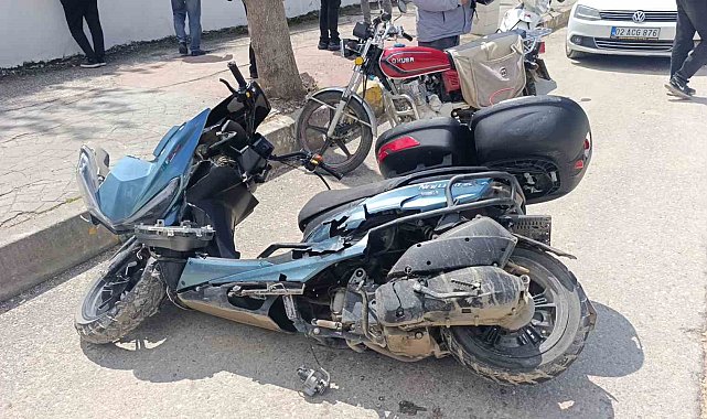 Otomobille çarpışan motosiklet sürücüsü ağır yaralandı